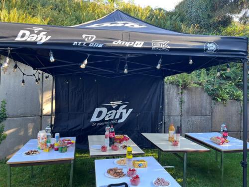 Tonnelle de notre partenaire Dafy Moto